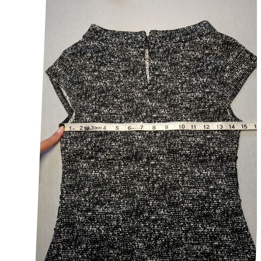 Y2K New York & Company Black White Textured Lace Waist Cap Sleeve Blouse XS - Picture 4 of 5